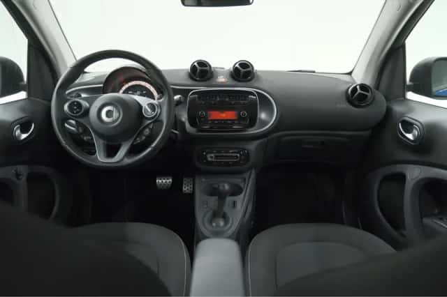 Smart Fortwo (2017) thumbnail 2