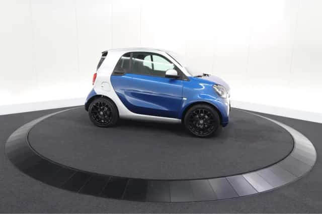 Smart Fortwo (2017) thumbnail 4