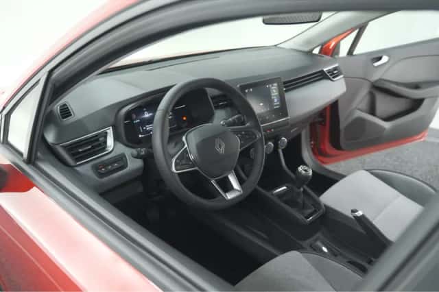 Renault Clio (2024) thumbnail 2