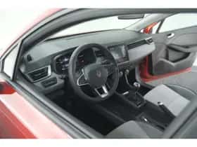 Renault Clio (2024) thumbnail 2