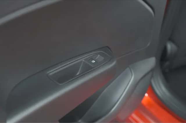 Renault Clio (2024) thumbnail 24