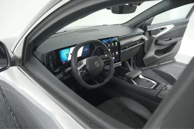 Renault Austral (2025) thumbnail 2