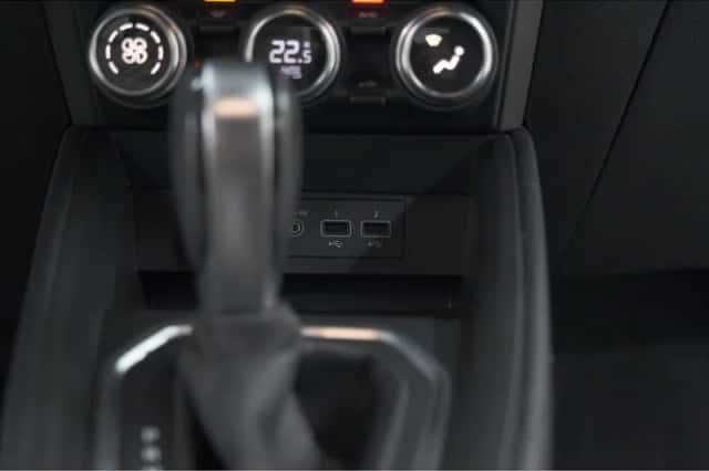Renault Clio (2020) thumbnail 44
