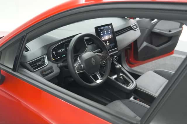 Renault Clio (2025) thumbnail 2