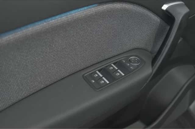 Renault Captur (2024) thumbnail 23