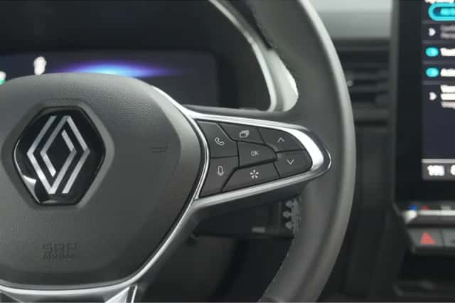 Renault Captur (2024) thumbnail 31