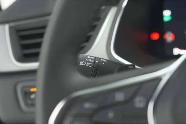 Renault Captur (2024) thumbnail 32