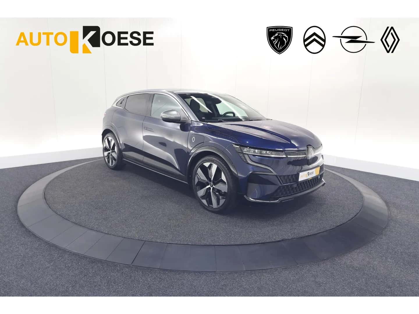 Renault Mégane E-Tech (2023) — foto 1