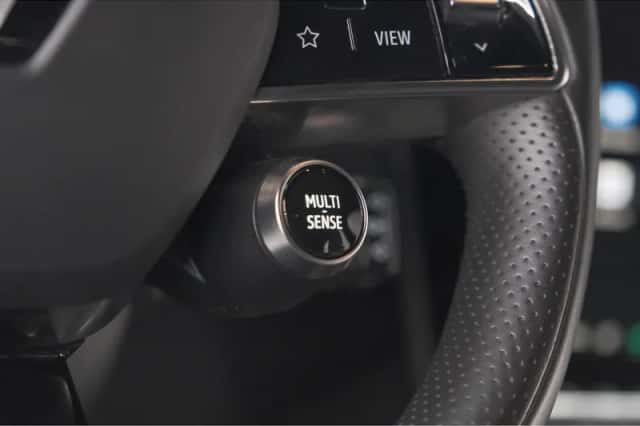 Renault Mégane E-Tech (2023) thumbnail 36