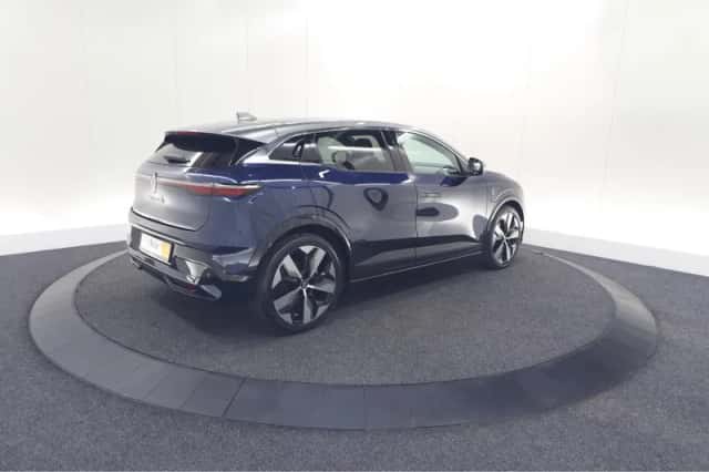 Renault Mégane E-Tech (2023) thumbnail 5