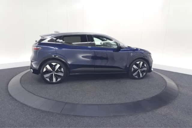 Renault Mégane E-Tech (2023) thumbnail 8
