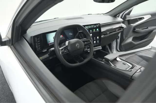 Renault Austral (2025) thumbnail 2