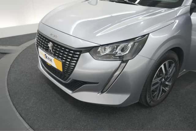 Peugeot 208 (2023) thumbnail 15
