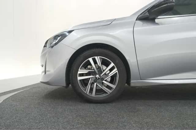 Peugeot 208 (2023) thumbnail 16
