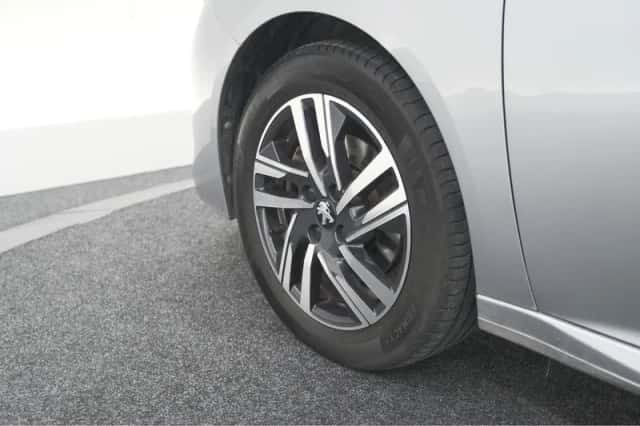 Peugeot 208 (2023) thumbnail 17