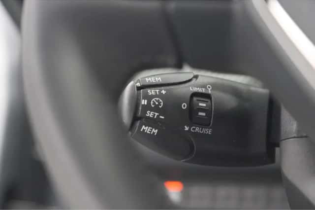 Peugeot 208 (2023) thumbnail 33