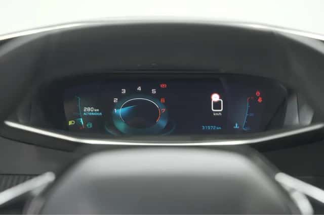 Peugeot 208 (2023) thumbnail 36