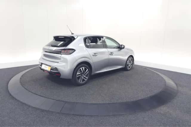 Peugeot 208 (2023) thumbnail 5