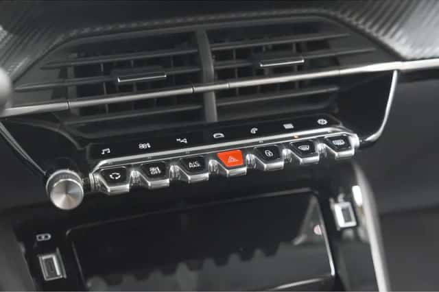 Peugeot 208 (2023) thumbnail 42