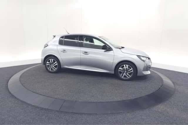 Peugeot 208 (2023) thumbnail 8