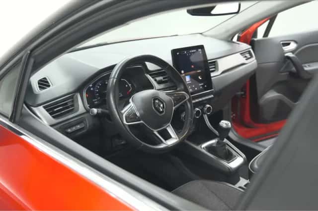 Renault Captur (2020) thumbnail 2