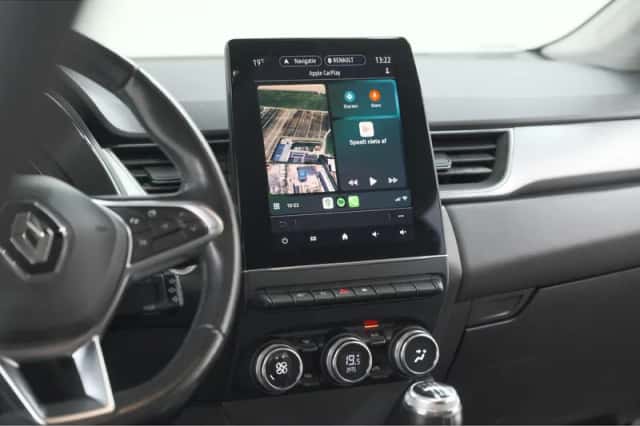 Renault Captur (2020) thumbnail 3