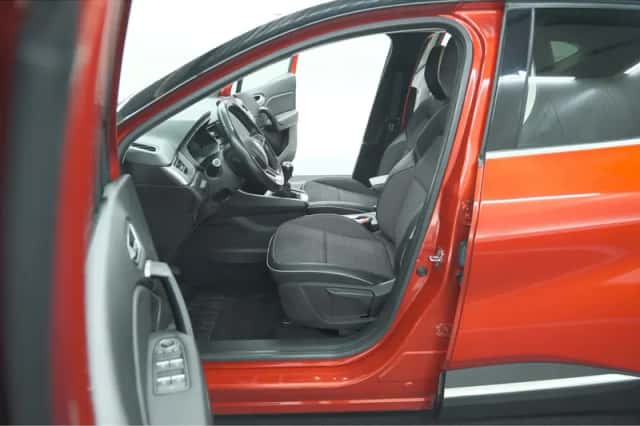 Renault Captur (2020) thumbnail 24