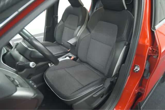 Renault Captur (2020) thumbnail 25