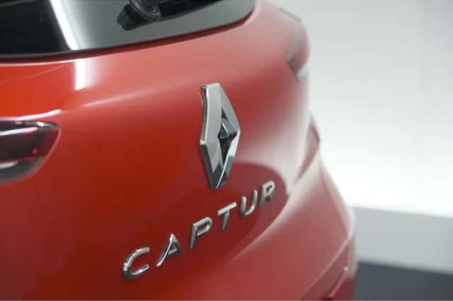 Renault Captur (2020) thumbnail 4