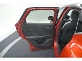 Renault Captur (2020) thumbnail 68