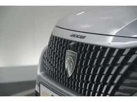 Peugeot 2008 (2024) thumbnail 6