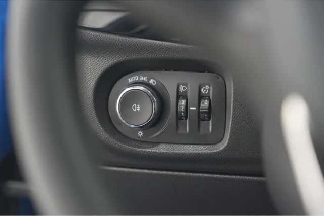 Opel Corsa (2022) thumbnail 4