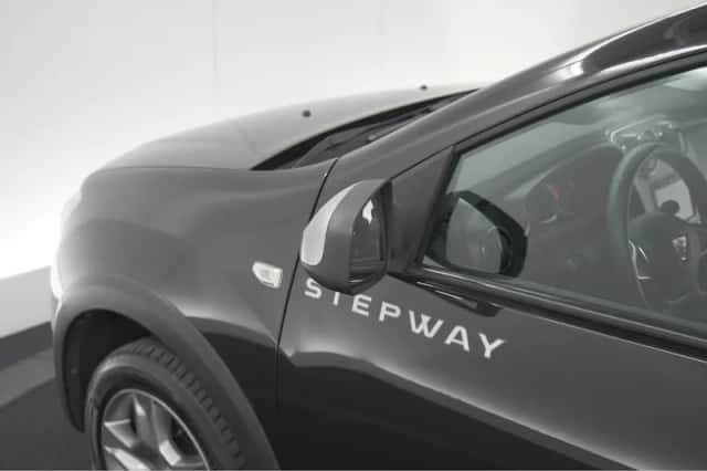 Dacia Sandero Stepway (2018) thumbnail 17