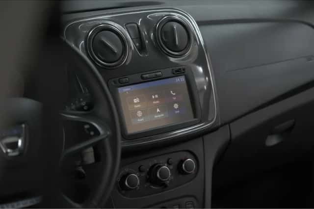 Dacia Sandero Stepway (2018) thumbnail 3