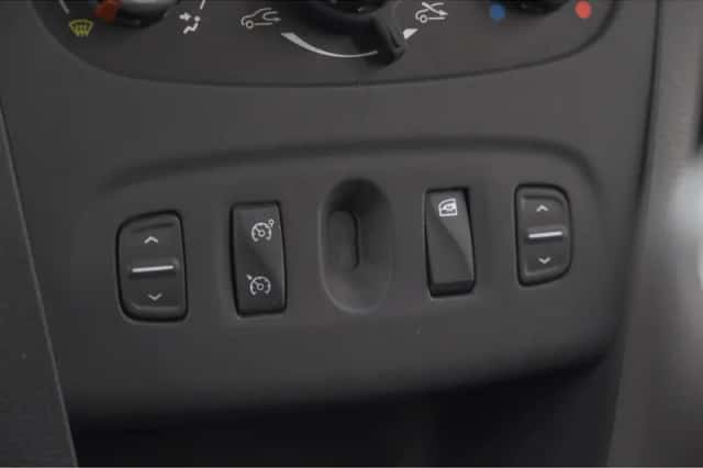 Dacia Sandero Stepway (2018) thumbnail 38
