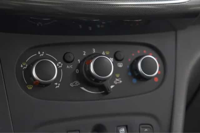 Dacia Sandero Stepway (2018) thumbnail 39