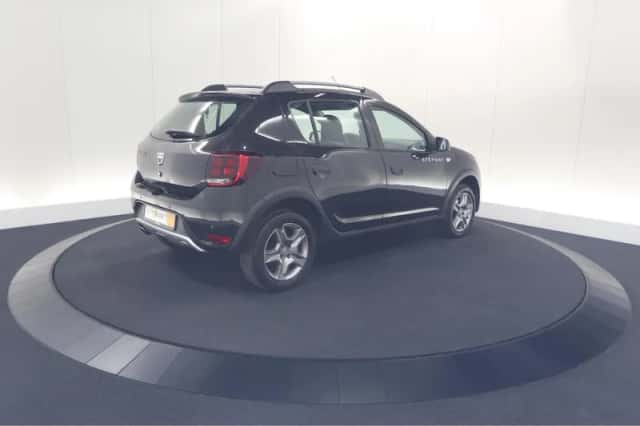 Dacia Sandero Stepway (2018) thumbnail 5