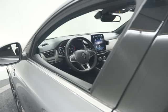 Renault Arkana (2024) thumbnail 2