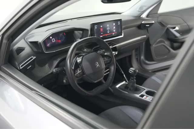 Peugeot 2008 (2020) thumbnail 2