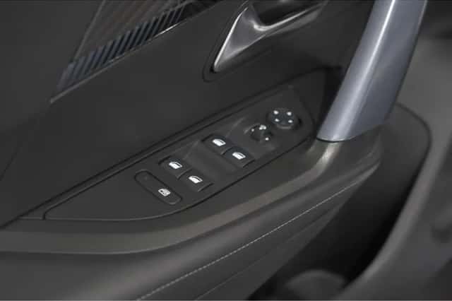 Peugeot 2008 (2020) thumbnail 21