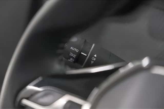 Peugeot 2008 (2020) thumbnail 30