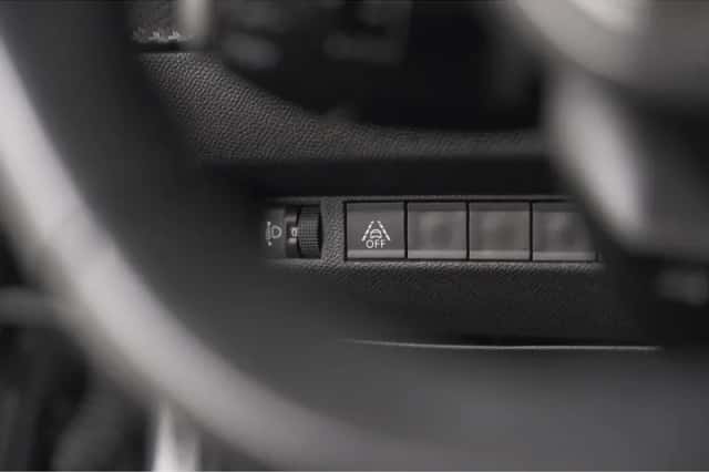 Peugeot 2008 (2020) thumbnail 33