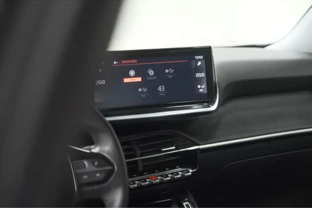 Peugeot 2008 (2020) thumbnail 43