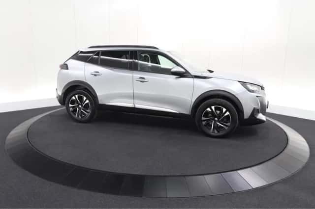 Peugeot 2008 (2020) thumbnail 8