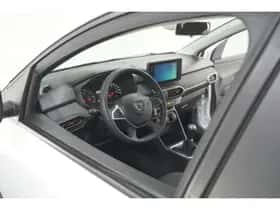 Dacia Sandero Stepway (2022) thumbnail 2