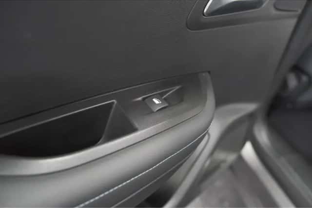 Peugeot 2008 (2020) thumbnail 27