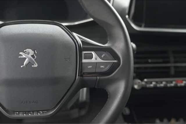 Peugeot 2008 (2020) thumbnail 32