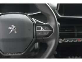Peugeot 2008 (2020) thumbnail 32