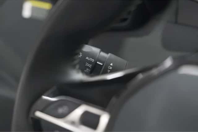 Peugeot 2008 (2020) thumbnail 33