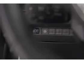 Peugeot 2008 (2020) thumbnail 36